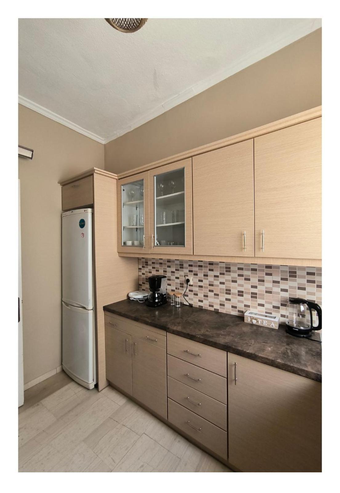 August Moon Apartment Chios Town Exterior photo